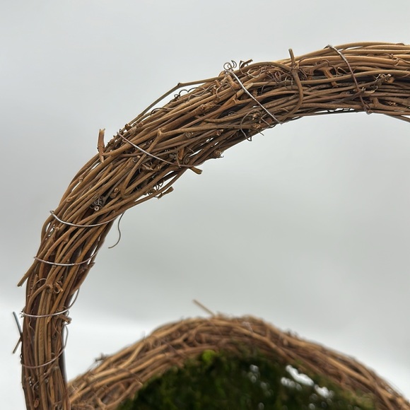 Grapevine and Green Sheet Moss Basket Wired with Brown Floral wire - Picture 7 of 9